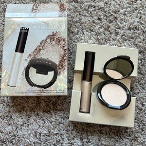 BECCA glow on the go traveling set